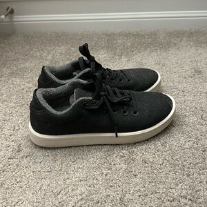 Allbirds women’s size 6 hardly worn great use like new condition